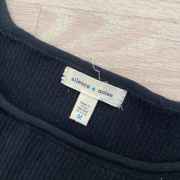 Urban Outfitters Silence + Noise Ribbed Crop Top Tee - Medium - Picture 4 of 4